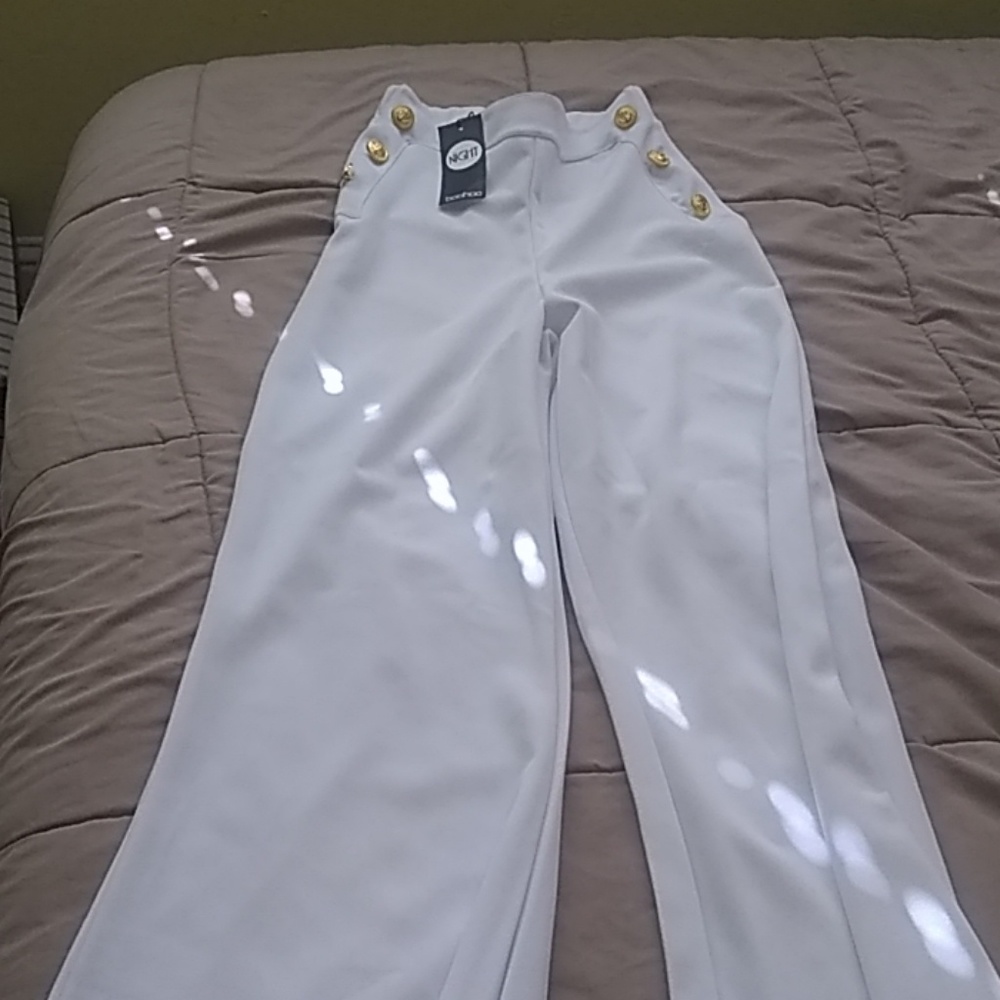 Paris Hilton boohoo white wide leg pants